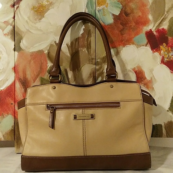 Tignanello Handbags - TIGNANELLO genuine leather bag